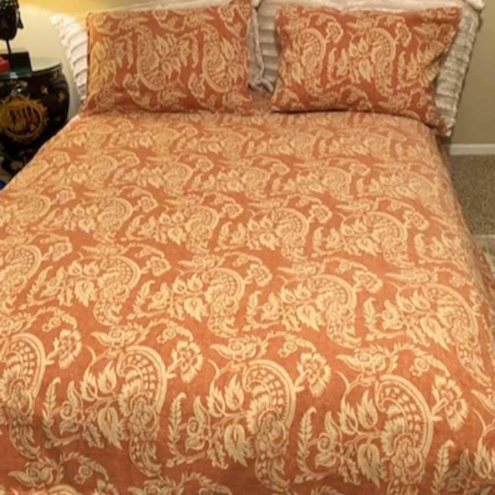 Queen Duvet and 2 shams
